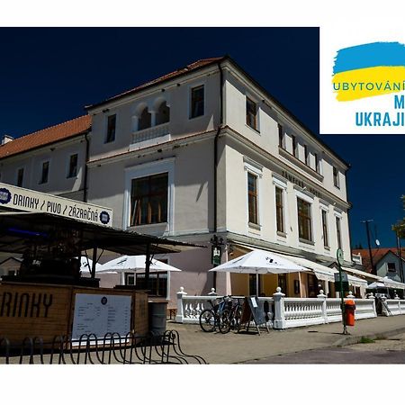 Grandhotel Sluchatko - Ex Zamecky Hotel Вранов-над-Дийи Экстерьер фото