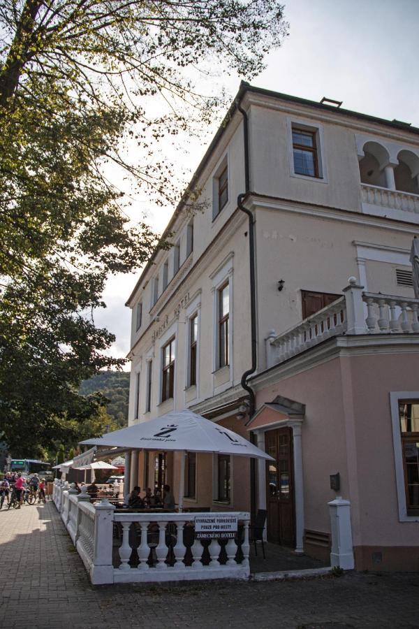 Grandhotel Sluchatko - Ex Zamecky Hotel Вранов-над-Дийи Экстерьер фото